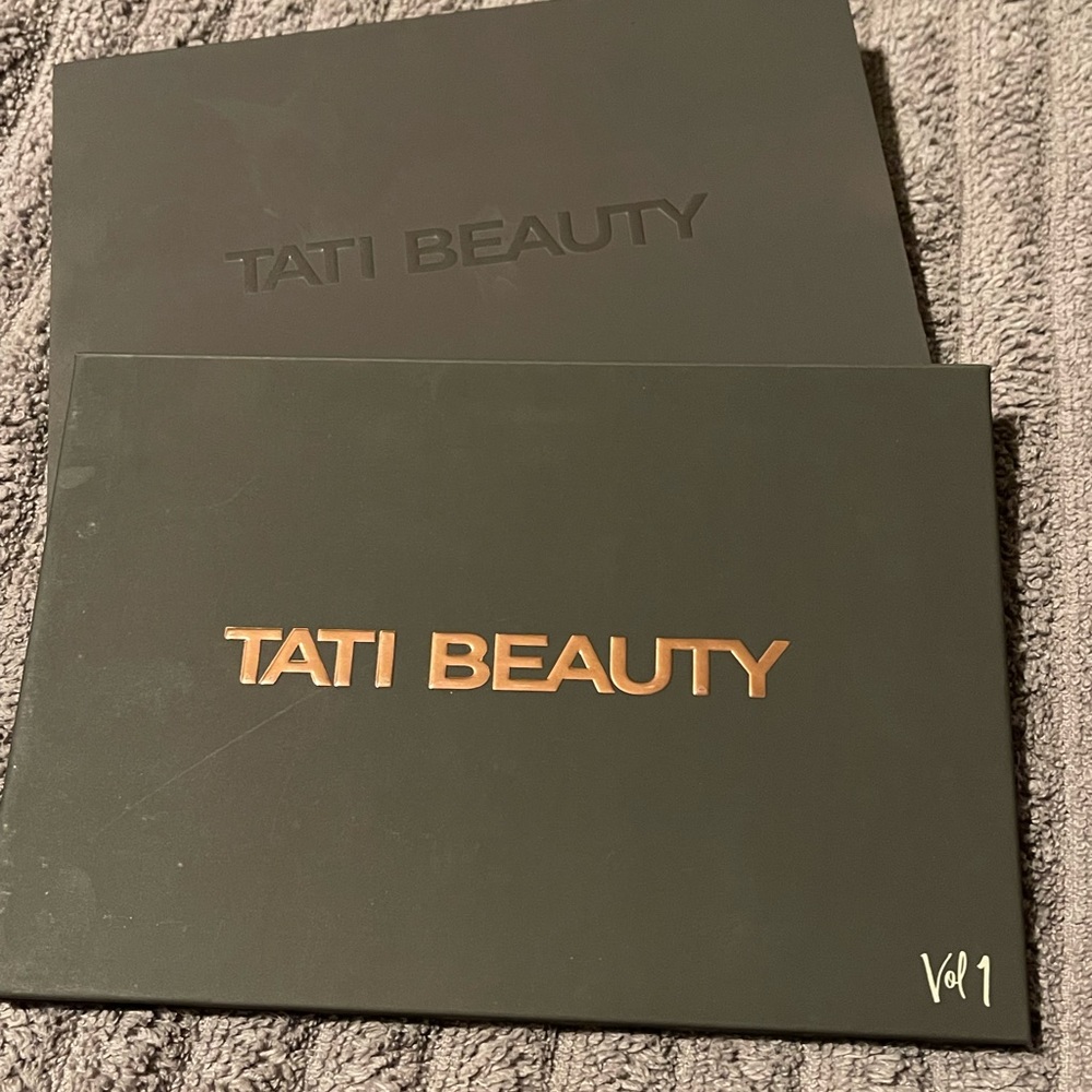 Tati beauty vol 1 eyeshadow palette